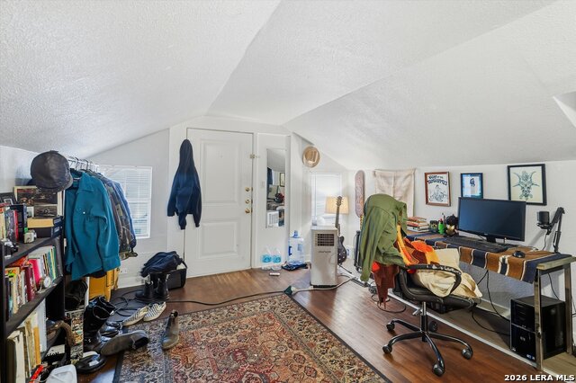 Image 16 of 33 For 434 Buckingham Ave