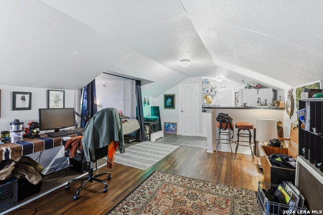 Image 18 of 33 For 434 Buckingham Ave