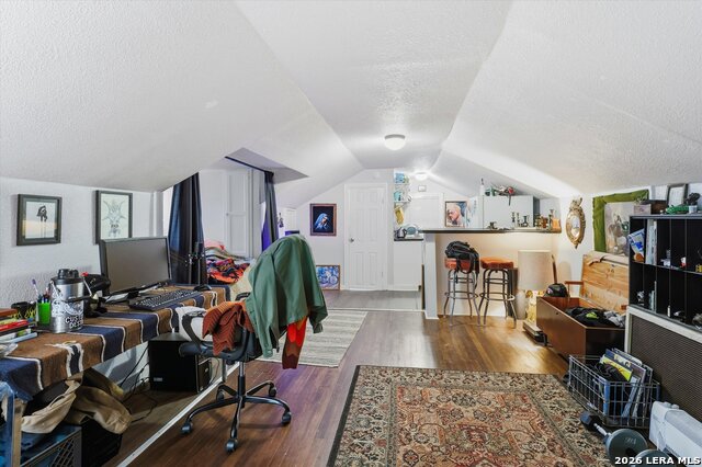 Image 28 of 33 For 434 Buckingham Ave