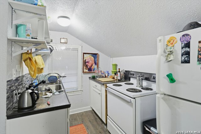 Image 9 of 33 For 434 Buckingham Ave