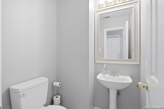 Image 18 of 35 For 9710 Logans Ridge Dr