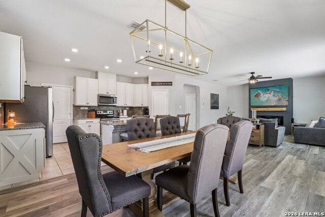 Image 19 of 50 For 6411 Wind Path