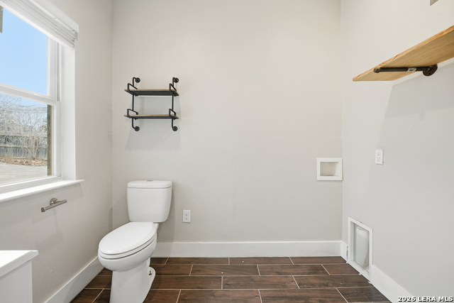 Image 17 of 30 For 243 Chesswood