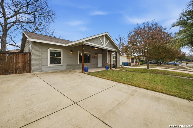 Image 2 of 30 For 243 Chesswood