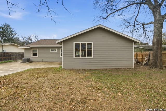 Image 22 of 30 For 243 Chesswood