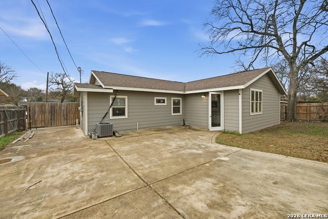 Image 23 of 30 For 243 Chesswood