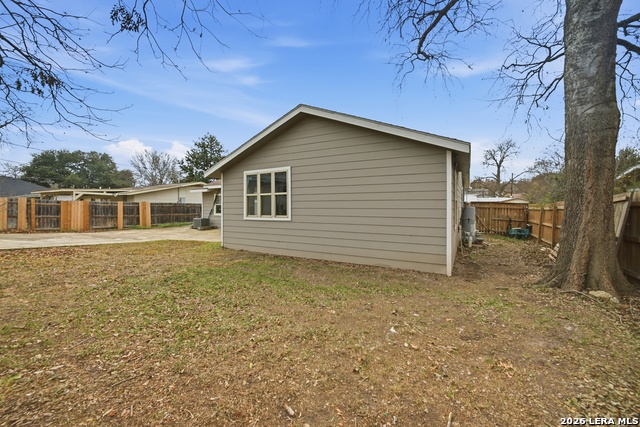 Image 24 of 30 For 243 Chesswood