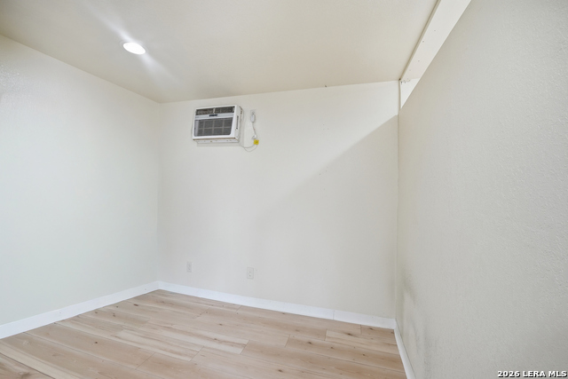 Image 29 of 30 For 243 Chesswood