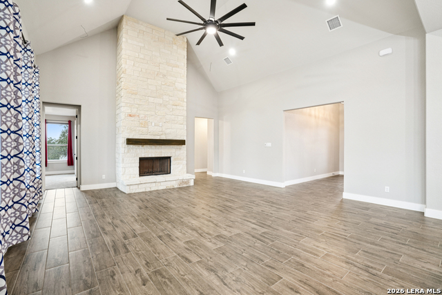 Image 9 of 50 For 451 Stone Loop