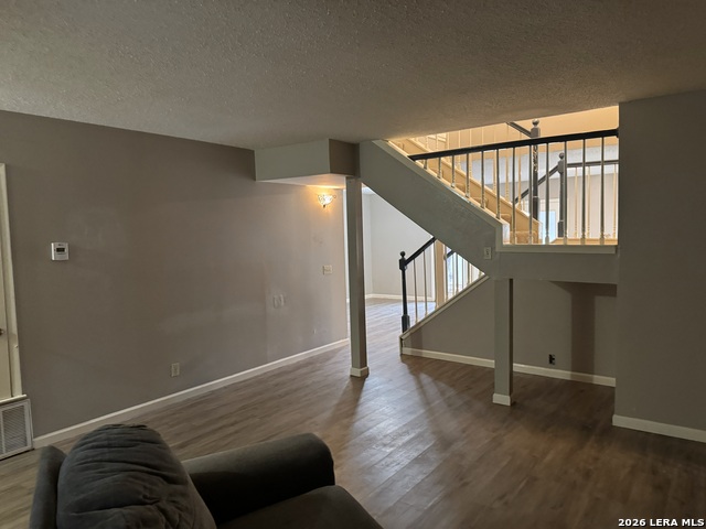 Image 4 of 20 For 11814 Song St