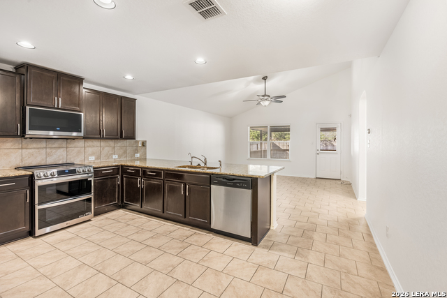 Image 6 of 36 For 1803 Emerald Edge