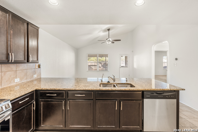 Image 8 of 36 For 1803 Emerald Edge