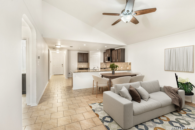 Image 9 of 36 For 1803 Emerald Edge