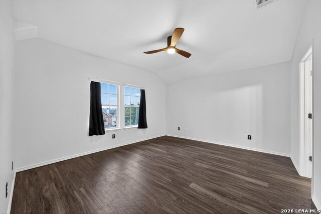 Image 18 of 34 For 21919 Goldcrest Run