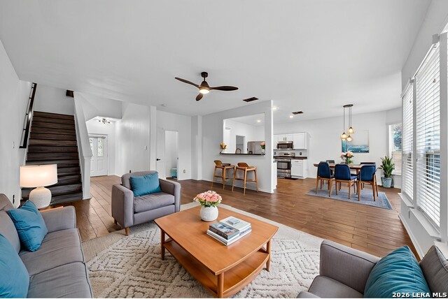 Image 7 of 34 For 21919 Goldcrest Run