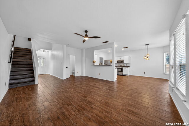 Image 8 of 34 For 21919 Goldcrest Run