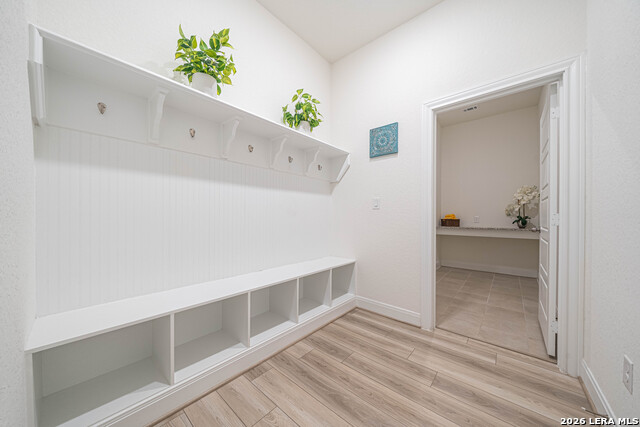 Image 5 of 38 For 14807 Mapleton Hill