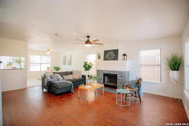 Image 2 of 21 For 21523 Hyerwood