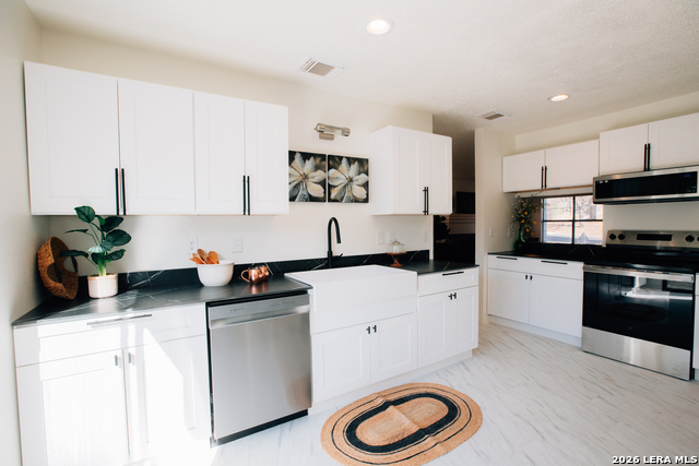 Image 4 of 21 For 21523 Hyerwood