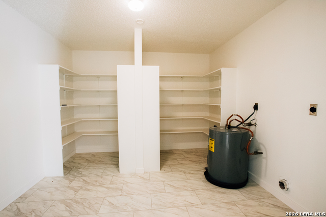 Image 6 of 21 For 21523 Hyerwood