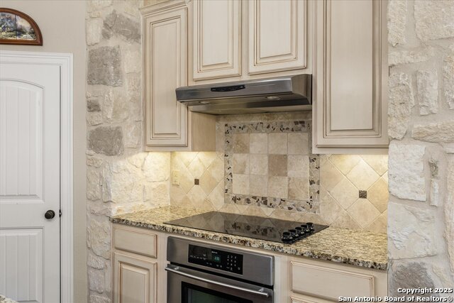 Image 16 of 40 For 29026 Tivoli Way