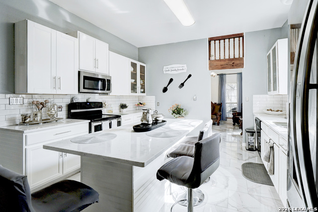 Image 11 of 43 For 309 Rolling Oaks Ln S