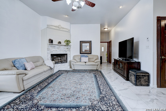 Image 14 of 43 For 309 Rolling Oaks Ln S