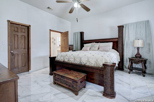 Image 19 of 43 For 309 Rolling Oaks Ln S