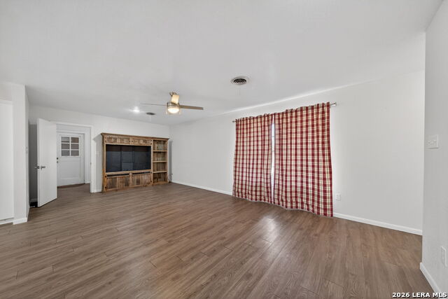 Image 7 of 39 For 7414 Us Highway 281