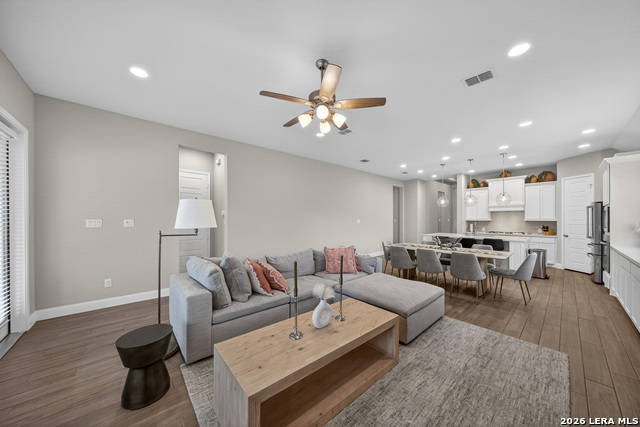 Image 10 of 33 For 24013 Sidehill Lie