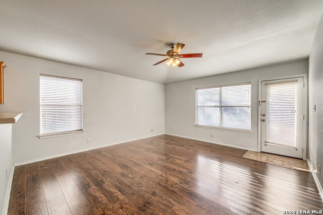 Image 12 of 31 For 638 Heritage Way