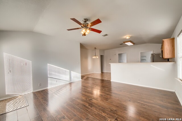 Image 14 of 31 For 638 Heritage Way