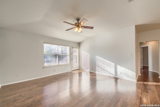 Image 15 of 31 For 638 Heritage Way