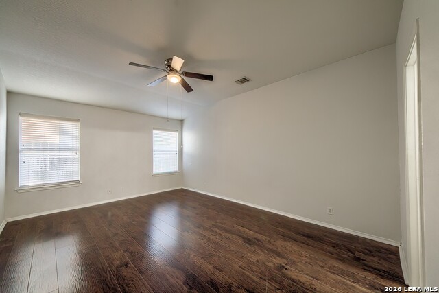 Image 16 of 31 For 638 Heritage Way