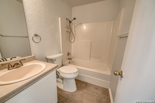 Image 23 of 31 For 638 Heritage Way