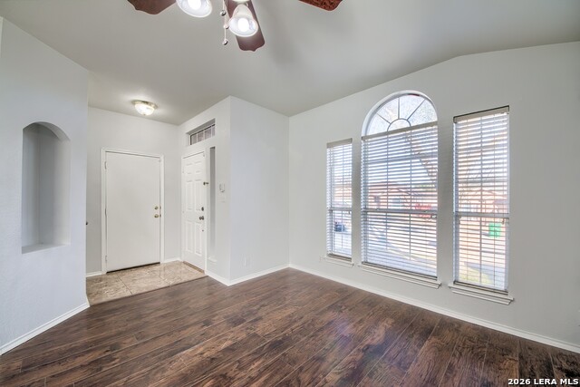 Image 4 of 31 For 638 Heritage Way