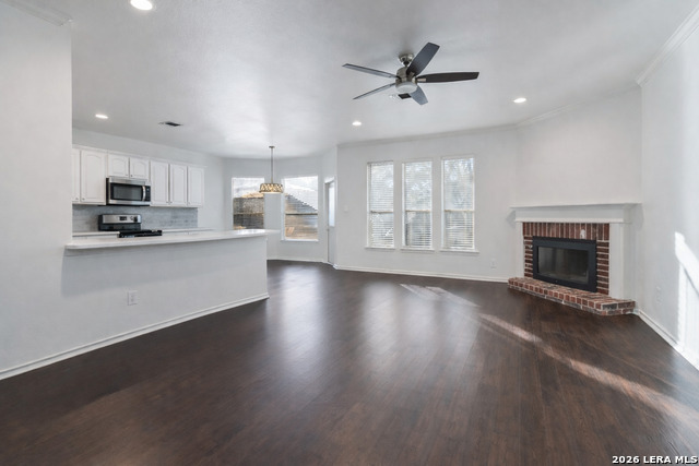 Image 3 of 19 For 21627 Iron Ridge Ct