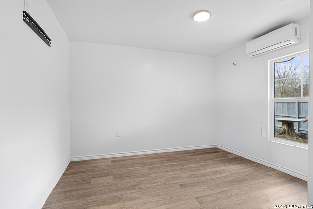 Image 15 of 33 For 866 San Angelo