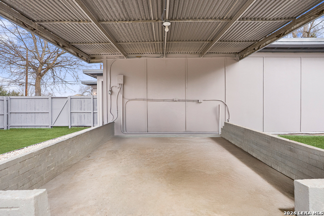 Image 22 of 33 For 866 San Angelo