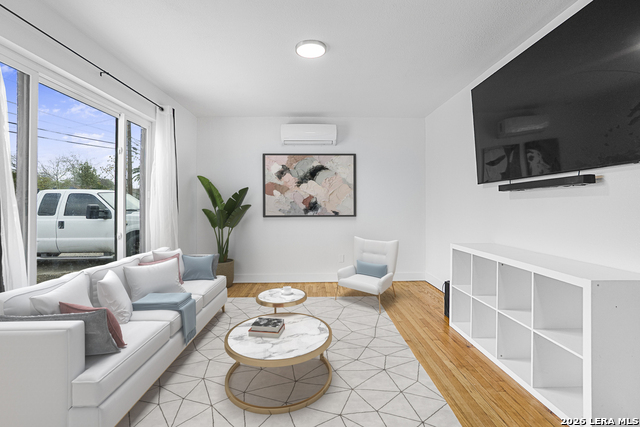 Image 23 of 33 For 866 San Angelo