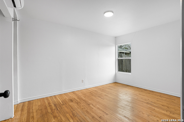 Image 8 of 33 For 866 San Angelo