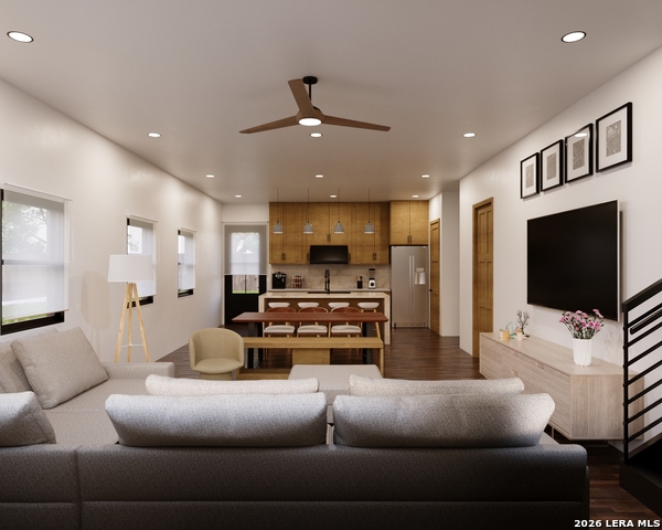 Image 4 of 7 For 814 Burnet  