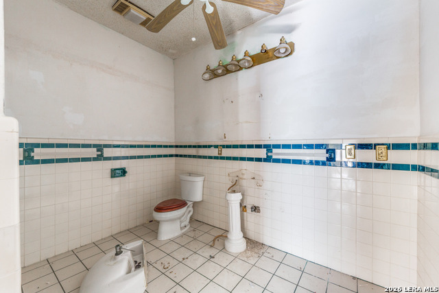 Image 14 of 17 For 3311 Commerce W