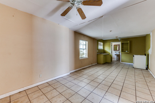 Image 15 of 17 For 3311 Commerce W