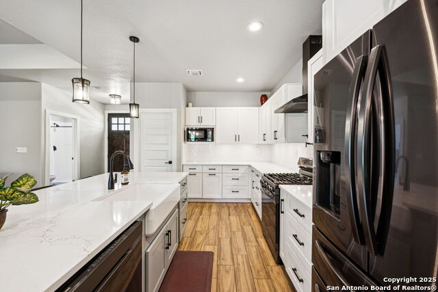 Image 16 of 63 For 177 E Short Meadow Dr