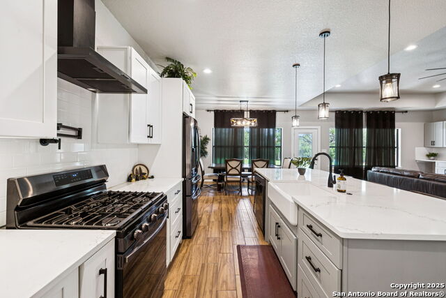 Image 17 of 63 For 177 E Short Meadow Dr