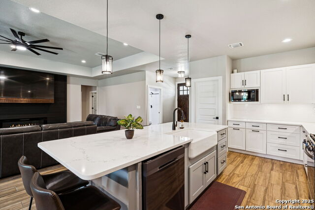 Image 20 of 63 For 177 E Short Meadow Dr