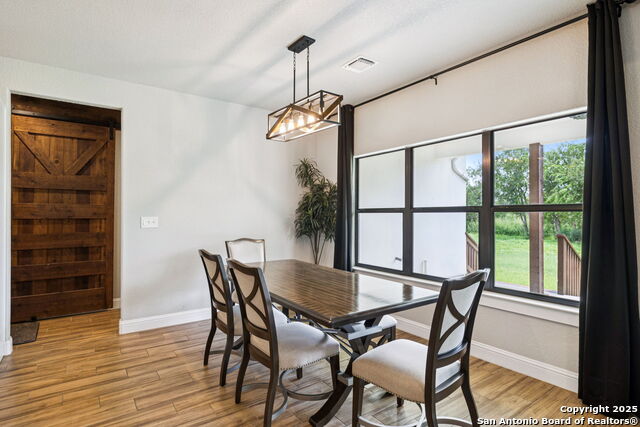 Image 21 of 63 For 177 E Short Meadow Dr