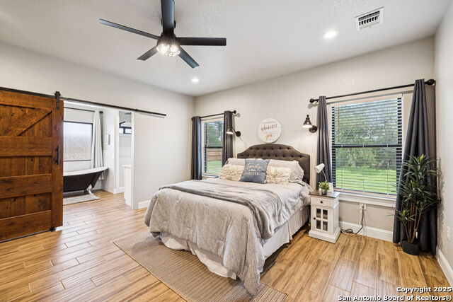 Image 23 of 63 For 177 E Short Meadow Dr