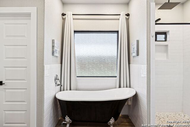 Image 31 of 63 For 177 E Short Meadow Dr